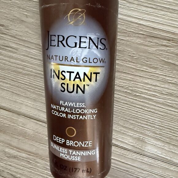 Jergens Natural Glow Instant Sun Sunless Tanning Mousse, Light Bronze, 6 oz New - Picture 2 of 3